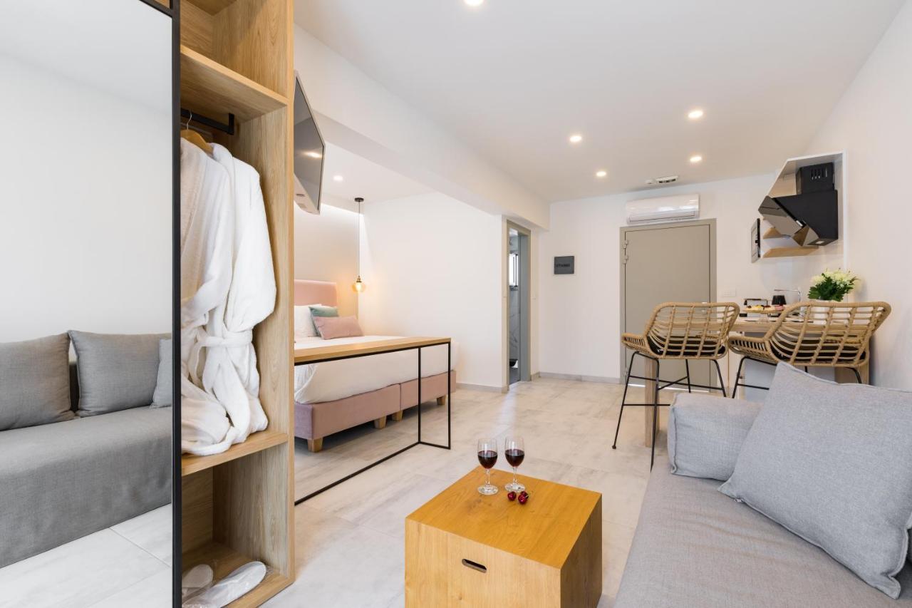 V Luxury Suites Kanálion Exterior photo